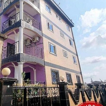 Residence Sighaka - Studio Meuble Vip Avec Wifi, Gardien, Parking Douala Luaran gambar
